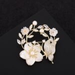 Luxury Elegant Style Copper Pearl Material Flower and Butterfly Shape Brooch Women Party Engagement Wedding Birthday Gift