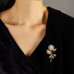 Luxury Flower Shape Freshwater Pearl Rhinestone Copper Brooches Pin - Image 2