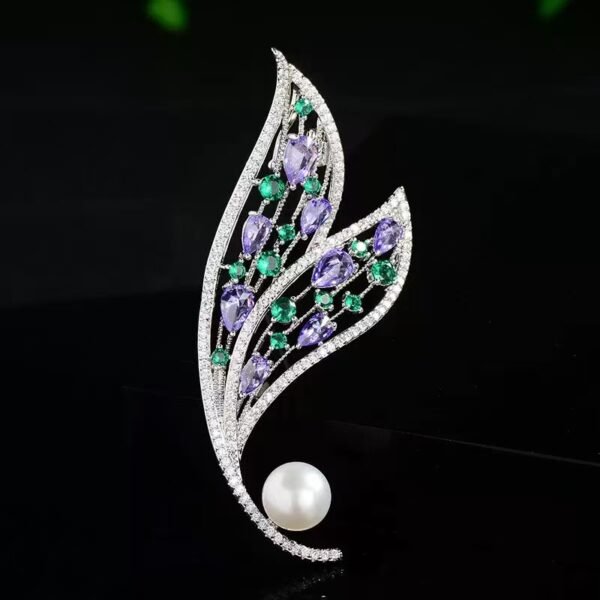 New Natural Fresh Water Pearl Leaf Shape Brooch