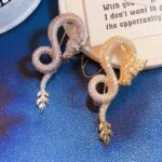 Decent Men Jewelry Chinese Designer Cooper Material High Quality Luxury Crystal Dragon Shape Brooch Pin