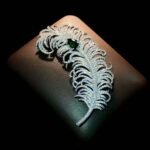 High-end Jewelry Feather Shape Brooch - Image 2