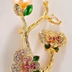 Luxury Freshwater Pearl Flower Shape Brooch - Image 4