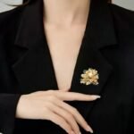 Luxury Shiny Flower Shape Women Jewelry Brooch - Image 4