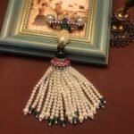 Luxury Vintage Style Pearl Tassels Women Brooch Pin