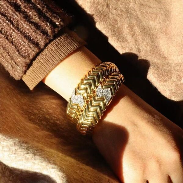 Luxury Vintage Style Snake Shape Rhinestone Bracelet